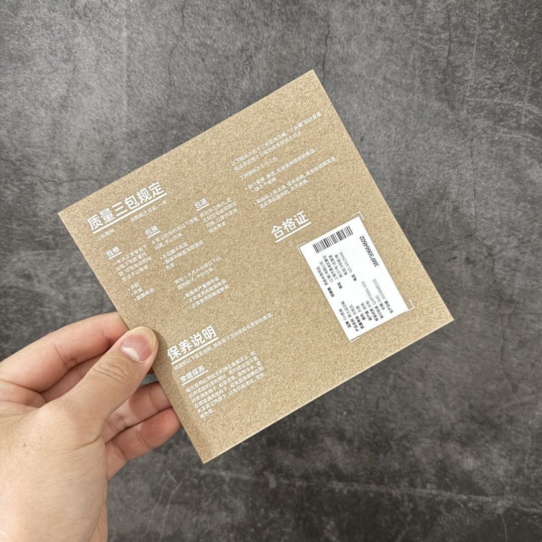 LOEWE罗意威 x ON昂跑 联名款 Cloudsolo系列 •原鞋一致橡胶底 原版高弹MD 加爆米花料 •正确后跟小