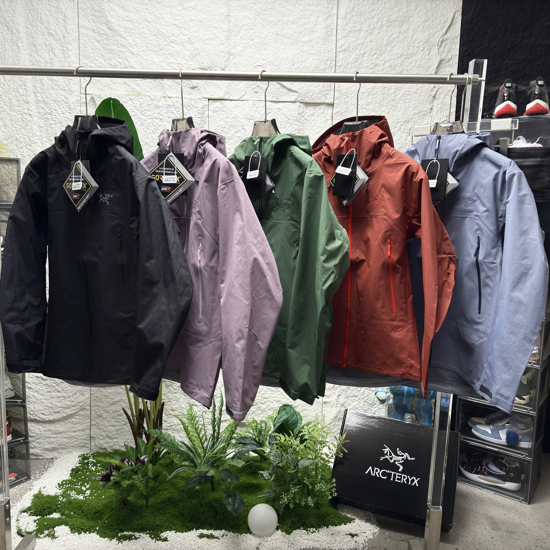 ARC’TERYX SL Series Original Bird Beta 2025: Waterproof, Windproof, High-Performance Apparel