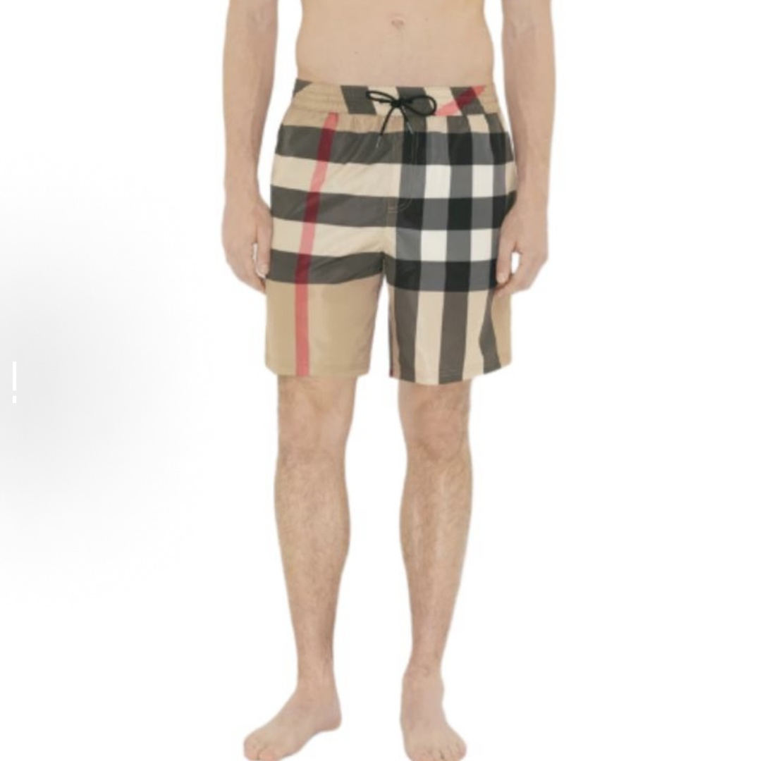 NO:845558,Burberry plaid casual shorts are made of custom cross-jacquard plain fabric. The fabric is comfortable and soft, skin-friendly and breathable. It is decorated with the brand's classic plaid throughout. It has a drawstring elastic cord waistband, black mesh lining inside, and a straight cut version. It can be matched with many types of clothing to create a fashionable look. Customized accessories, complete with three labels, same style for men and women!  Material cotton Loose fit Color plaid Size S/M/L/XL Pants length 454647 48 Waist 76808488 Sitting 108 112 116 120,,burberry,burberry,shorts,19860909Burberry巴宝莉格纹休闲短裤 采用定制交叉提花平纹面料,面料舒适柔软,亲肤透气,全幅饰以品牌经典格纹,抽绳式弹力绳裤腰,内里黑色网布里布,直筒剪裁版型,能与多类型服饰搭配营造时尚造型,定制辅料,三标齐全,男女同款！ 材质棉 版型宽松 颜色格纹 尺码S/M/L/XL 裤长454647 48 腰围76808488 坐围108 112 116 120,,burberry,burberry,shorts,,Men's clothing