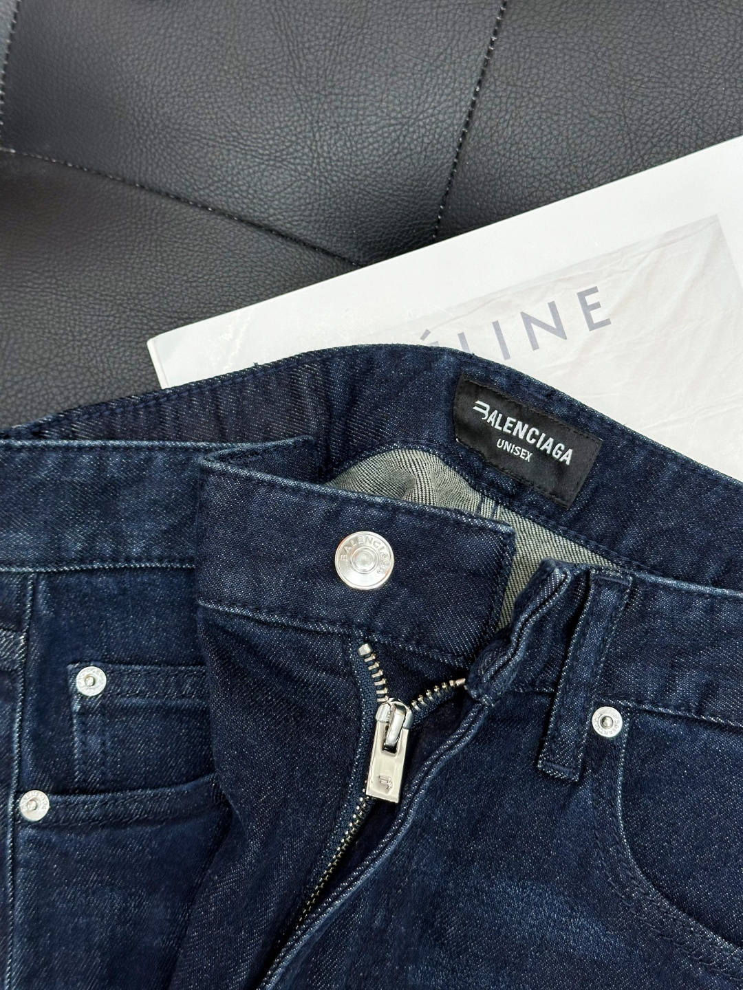 四季款balenciaga巴黎世家早秋新品新款牛仔，定制面料，柔软舒适，修身时髦精致，设计简洁大气经典造