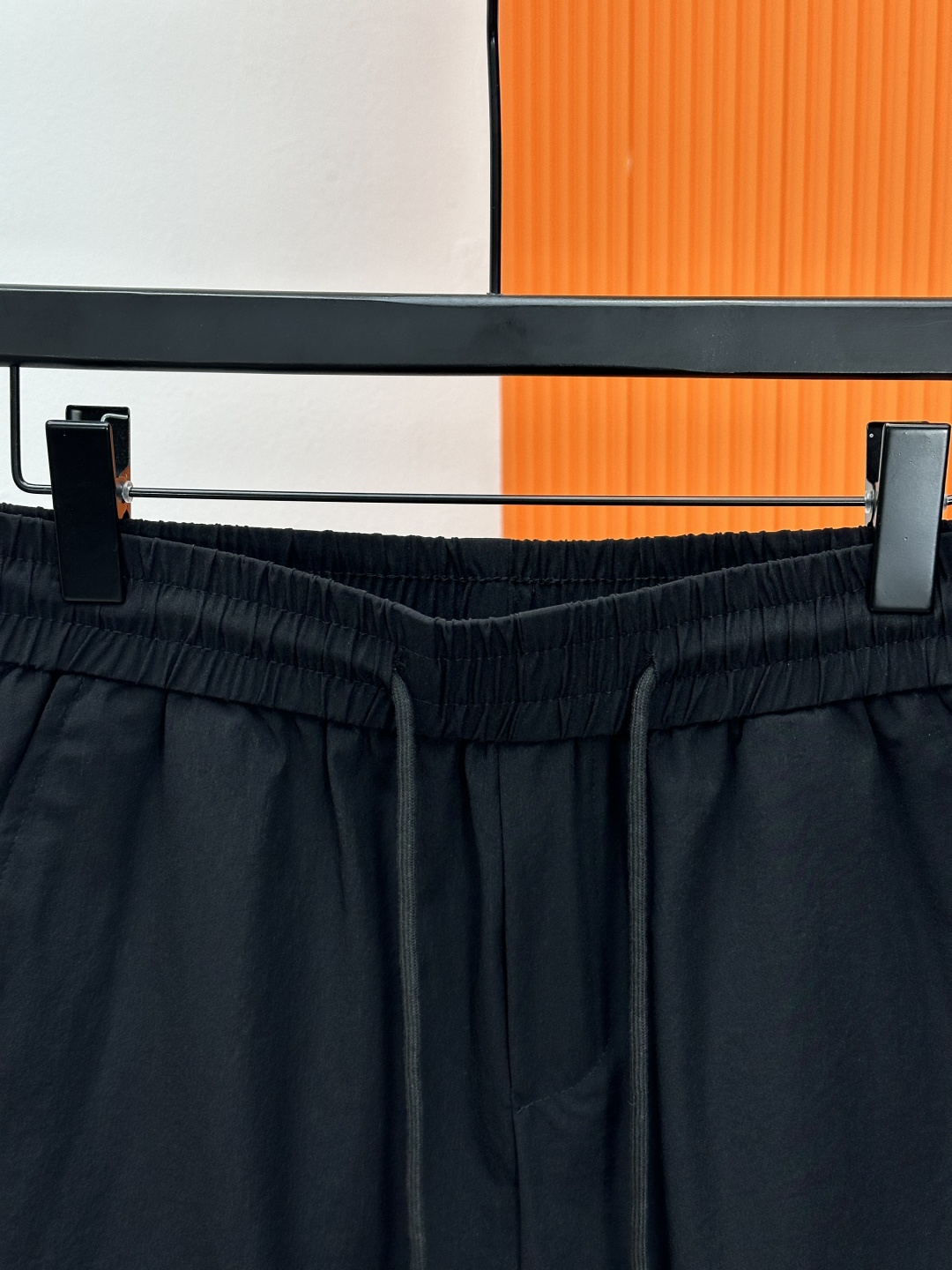 始祖鸟ARC'TERYX男士休闲速干短裤，商务 户外 休闲版。颜色:黑色 ，天蓝，藏蓝，橘色，米色此款裤