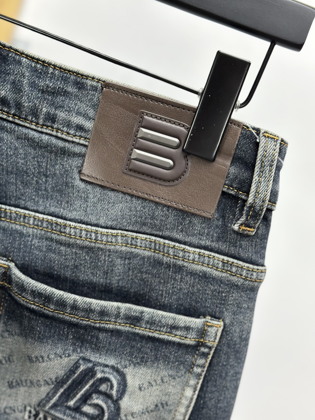 Balenciaga巴黎世家，2025秋冬牛仔裤 面料升级，弹力腰围，柜台同步发售，进口固色面料 原版定