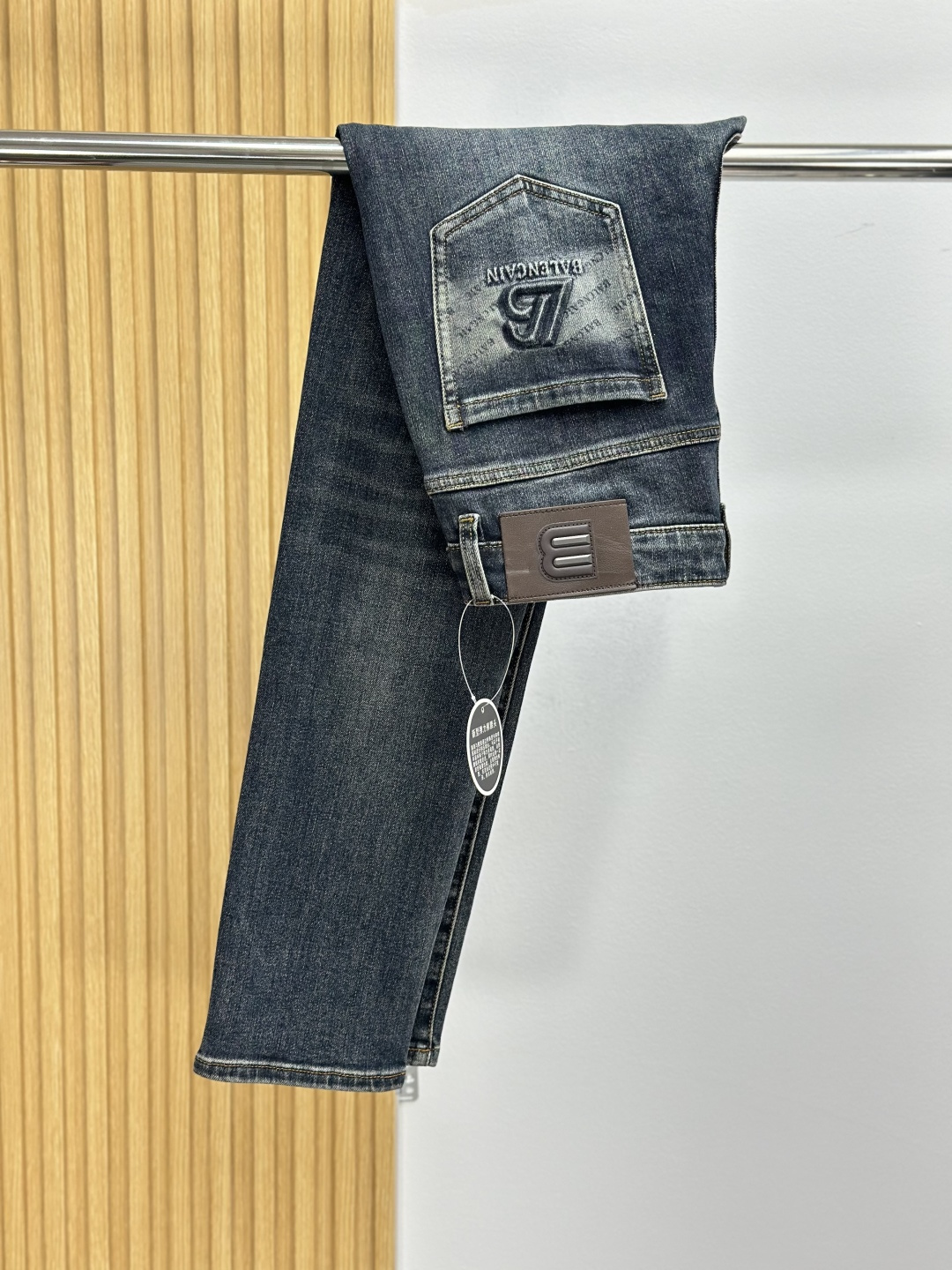 Balenciaga巴黎世家，2025秋冬牛仔裤 面料升级，弹力腰围，柜台同步发售，进口固色面料 原版定