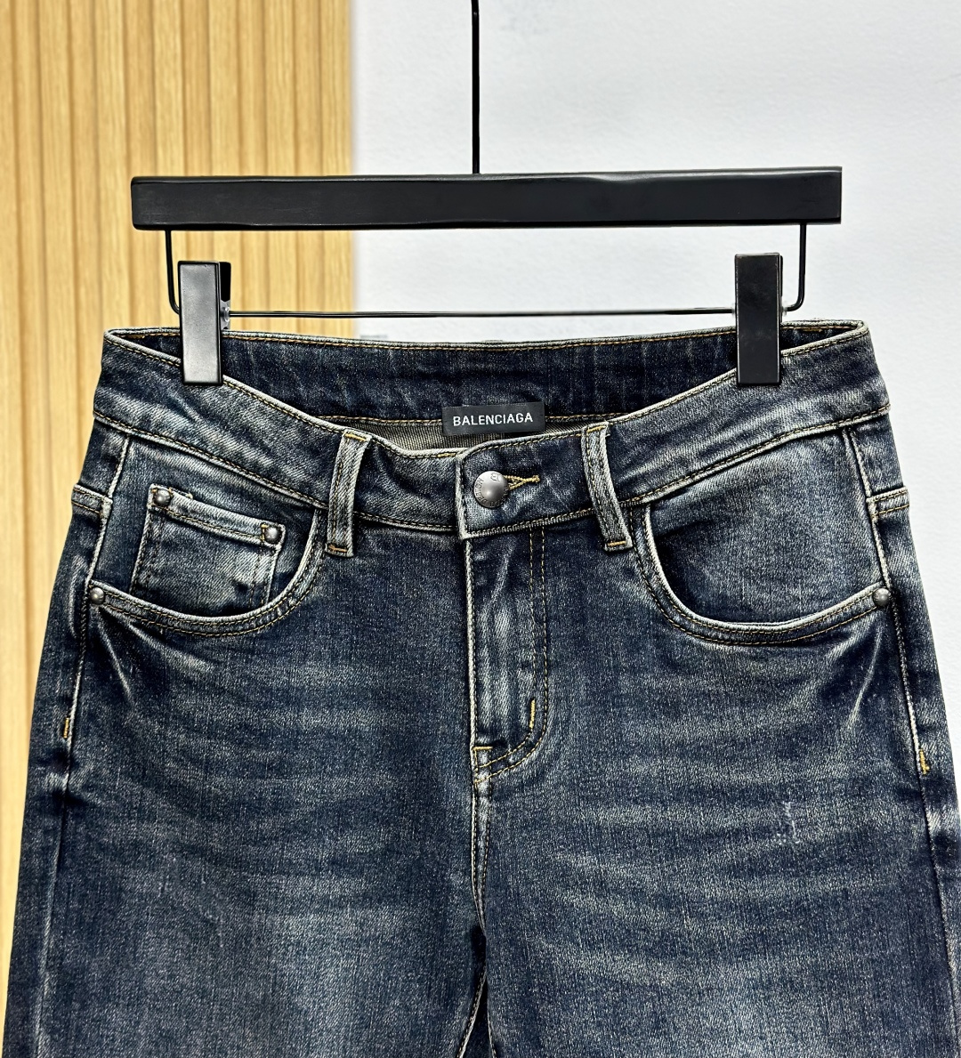Balenciaga巴黎世家，2025秋冬牛仔裤 面料升级，弹力腰围，柜台同步发售，进口固色面料 原版定