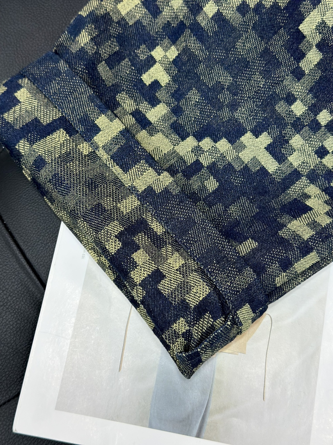 驴牌满印提花牛仔裤，贸易公司渠道货，纯正血统品质，秋季新品，G网同步售卖，买手店里的人气热款，独家发售！