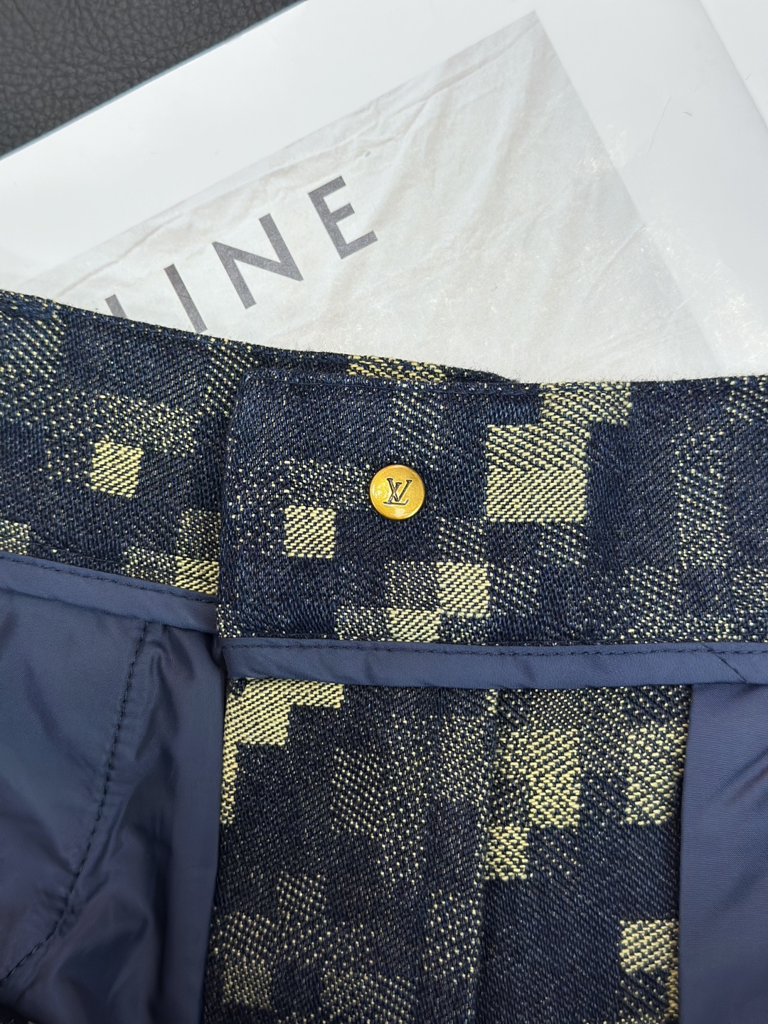 驴牌满印提花牛仔裤，贸易公司渠道货，纯正血统品质，秋季新品，G网同步售卖，买手店里的人气热款，独家发售！