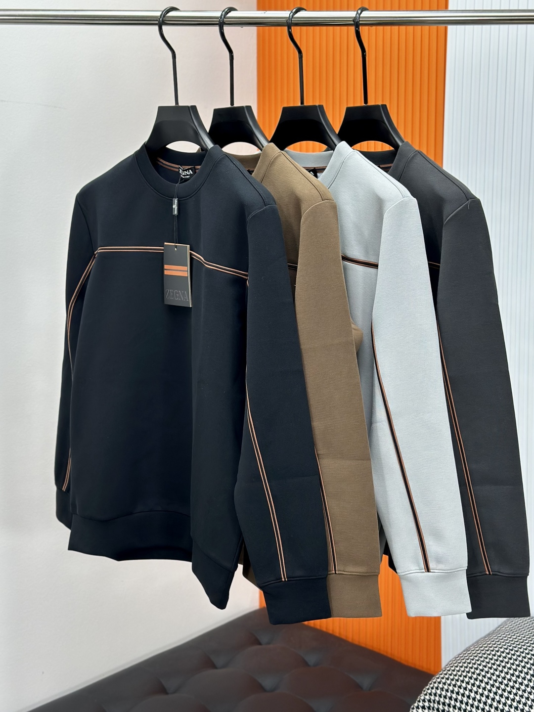 NO:645277,Ermenegildo Zeg*a Zegna's new 2025 autumn and winter men's casual round neck sweatshirt, the final channel product has appeared!  !  Simultaneous sales at the counter!  It is no exaggeration to say that Zegna products have always been one of the must-have accessories for successful business people!  The brand's high-end style and strong aura are not easily surpassed by everyone. The fabric is customized with 24 cotton + 69 polyester + 7 spandex, the workmanship is neat, and the upper body is fashionable and stylish. Sizes M-3XL,,zegna,hoodie,sweatshirts,alexander wang19860909Ermenegildo Zeg*a杰尼亚 2025秋冬新款男士休闲圆领卫衣,压轴的渠道货出现了！！柜台同步销售！ 毫不夸张的说,Zegna的东西,从来都是成功商务人士的专属必备行头之一！品牌高级的格调以及自带强大的气场并不是所有人都能轻易凌驾的.面料定制24棉+69聚酯纤维+7氨纶,车工走线整洁,上身时尚有型. 尺码M-3XL,,zegna,hoodie,sweatshirts,alexander wang,Men's clothing