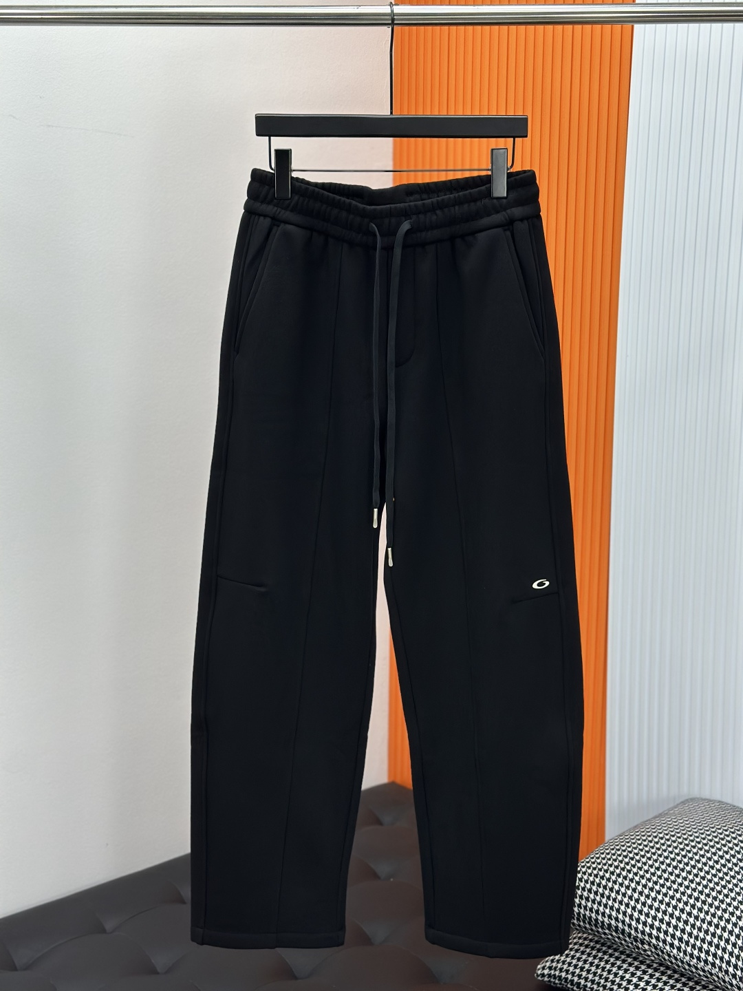 加绒加厚balenciaga巴黎世家2025秋冬系列！空气层复合热绒面料具有优异的透气性能，柔软轻盈不塌