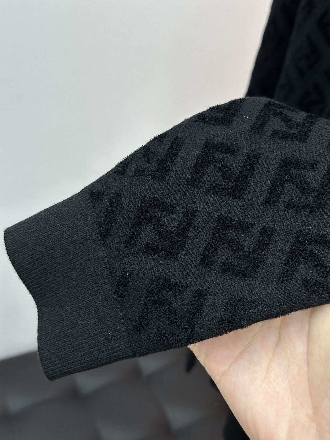 Fendi芬迪25秋冬圆领提花双F字母毛衣精品羊毛混纺毛衫 男款高端定制臻品系列 隶属品牌高端主线 专利