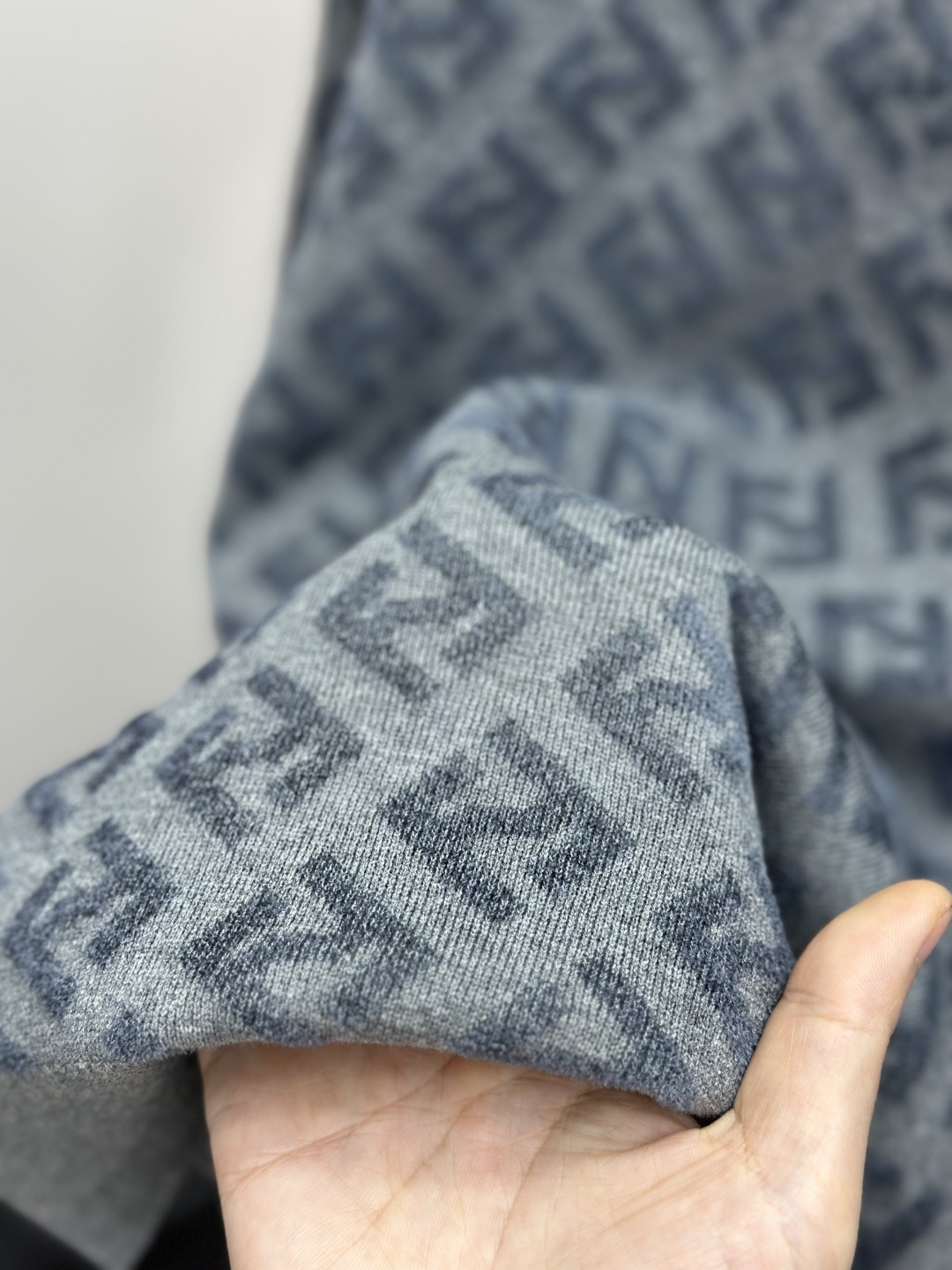 Fendi芬迪25秋冬圆领提花双F字母毛衣精品羊毛混纺毛衫 男款高端定制臻品系列 隶属品牌高端主线 专利