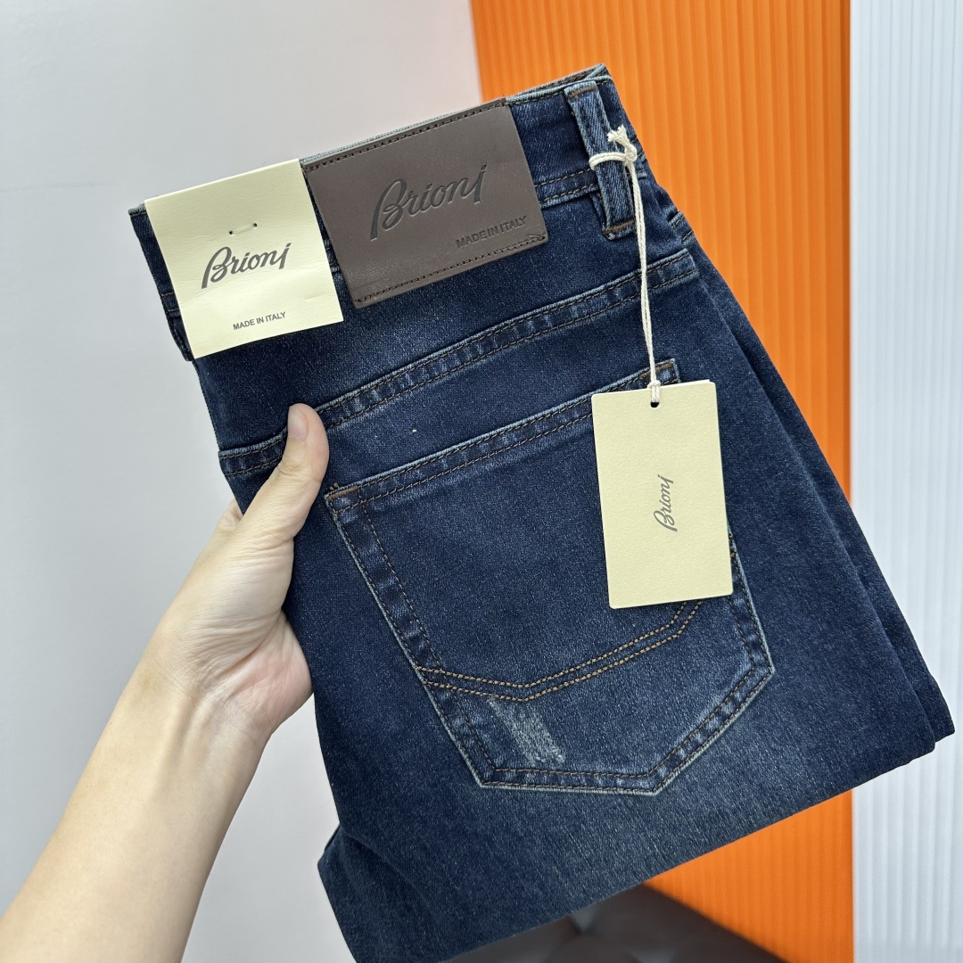 BERLUTI布鲁提💥四季款，独家专供新款修身小直筒牛仔裤👖高端版本！专柜定制面料 透气舒适度高，细节无