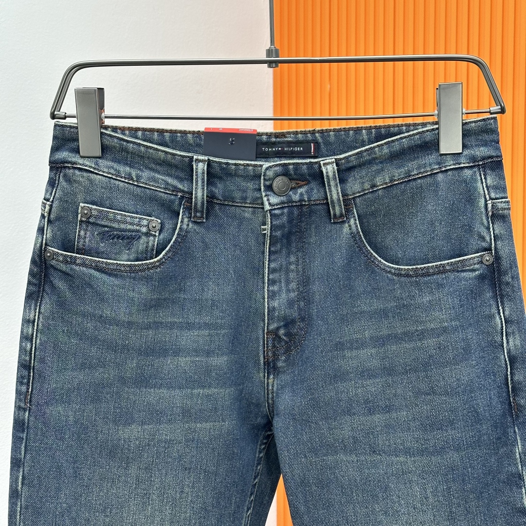 Tommy汤米💥四季款，独家专供新款修身小直筒牛仔裤👖高端版本！专柜定制面料 透气舒适度高，细节无可挑剔