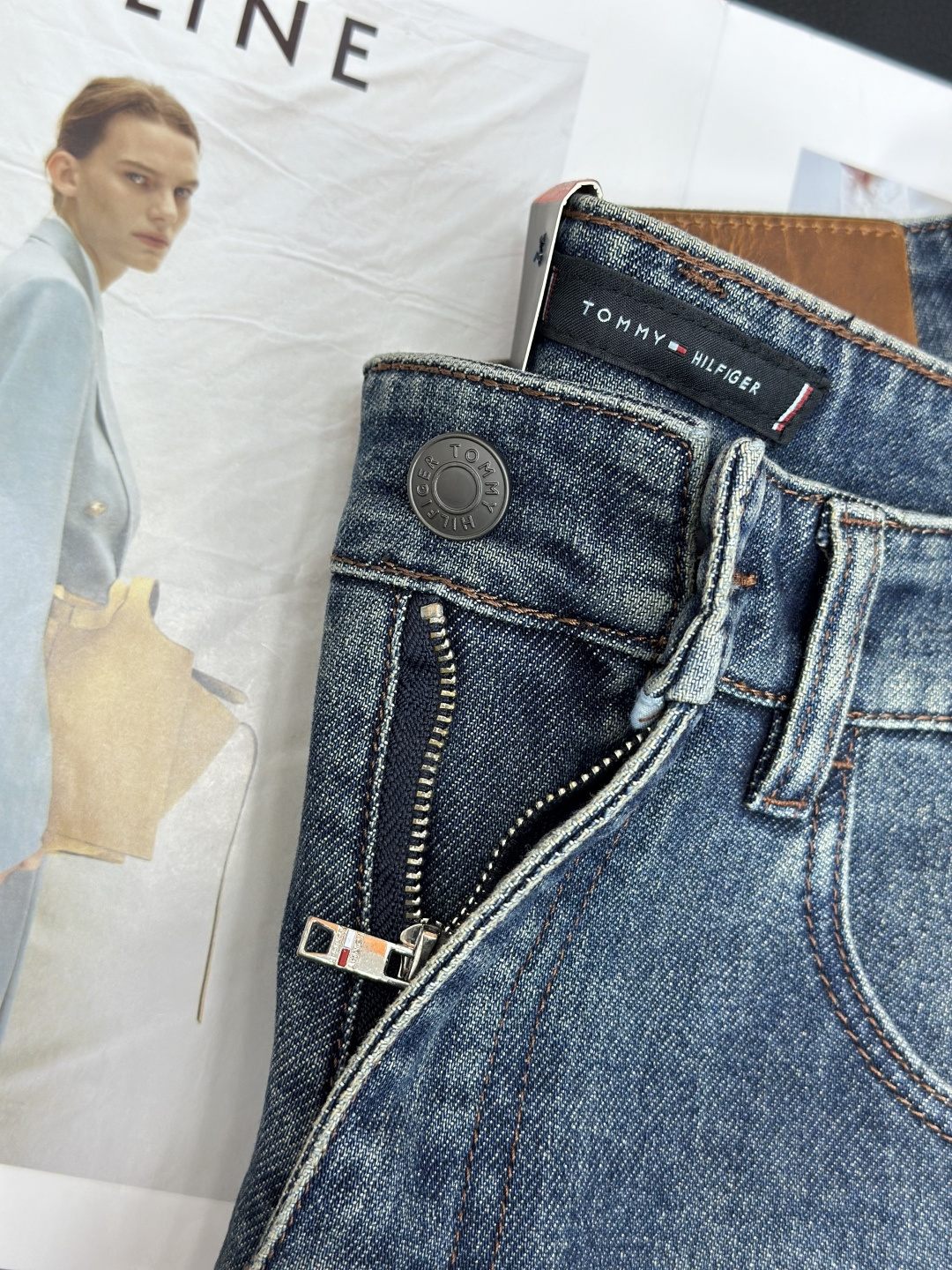 Tommy汤米💥四季款，独家专供新款修身小直筒牛仔裤👖高端版本！专柜定制面料 透气舒适度高，细节无可挑剔