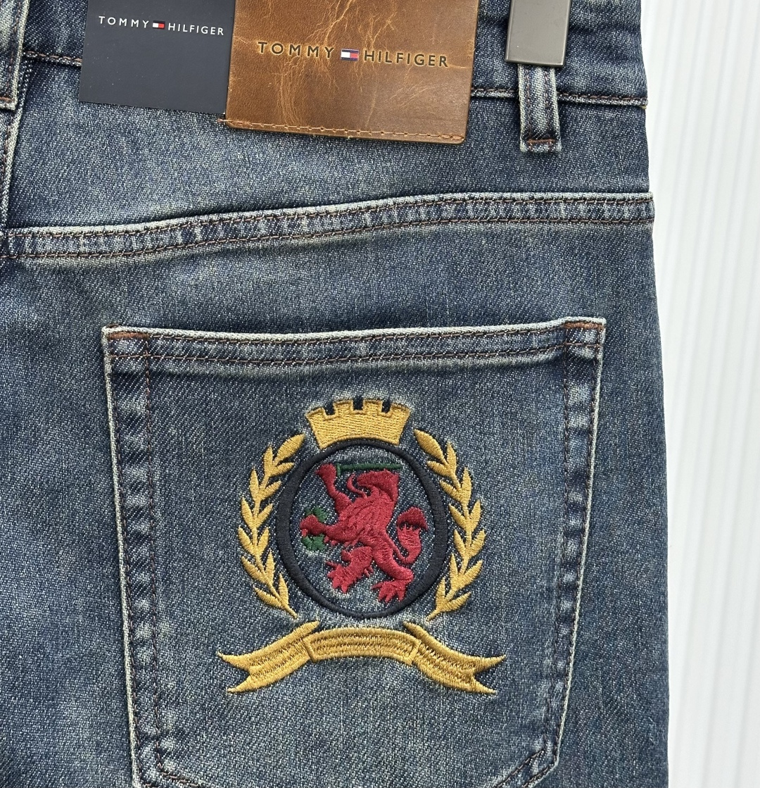 Tommy汤米💥四季款，独家专供新款修身小直筒牛仔裤👖高端版本！专柜定制面料 透气舒适度高，细节无可挑剔