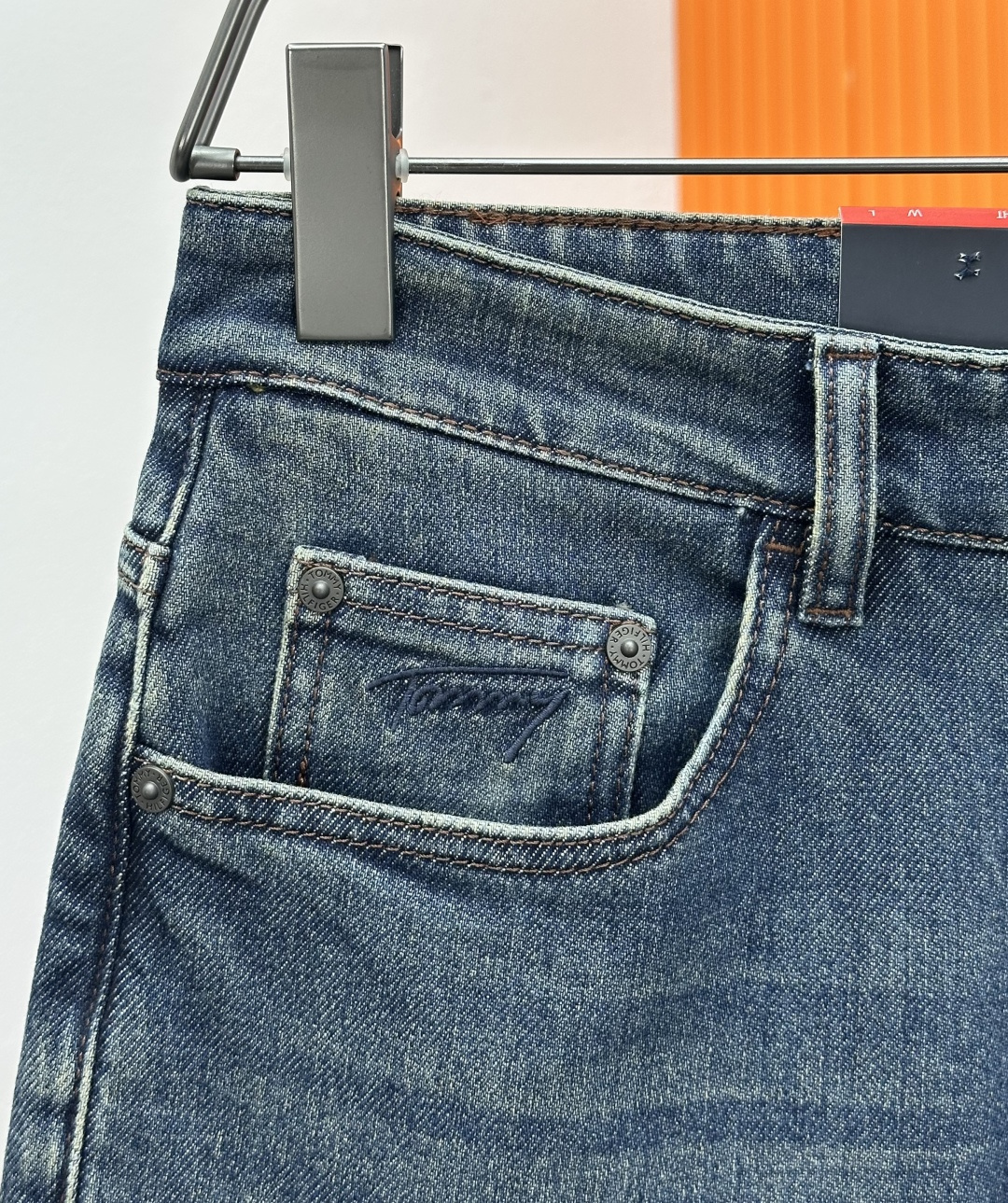 Tommy汤米💥四季款，独家专供新款修身小直筒牛仔裤👖高端版本！专柜定制面料 透气舒适度高，细节无可挑剔