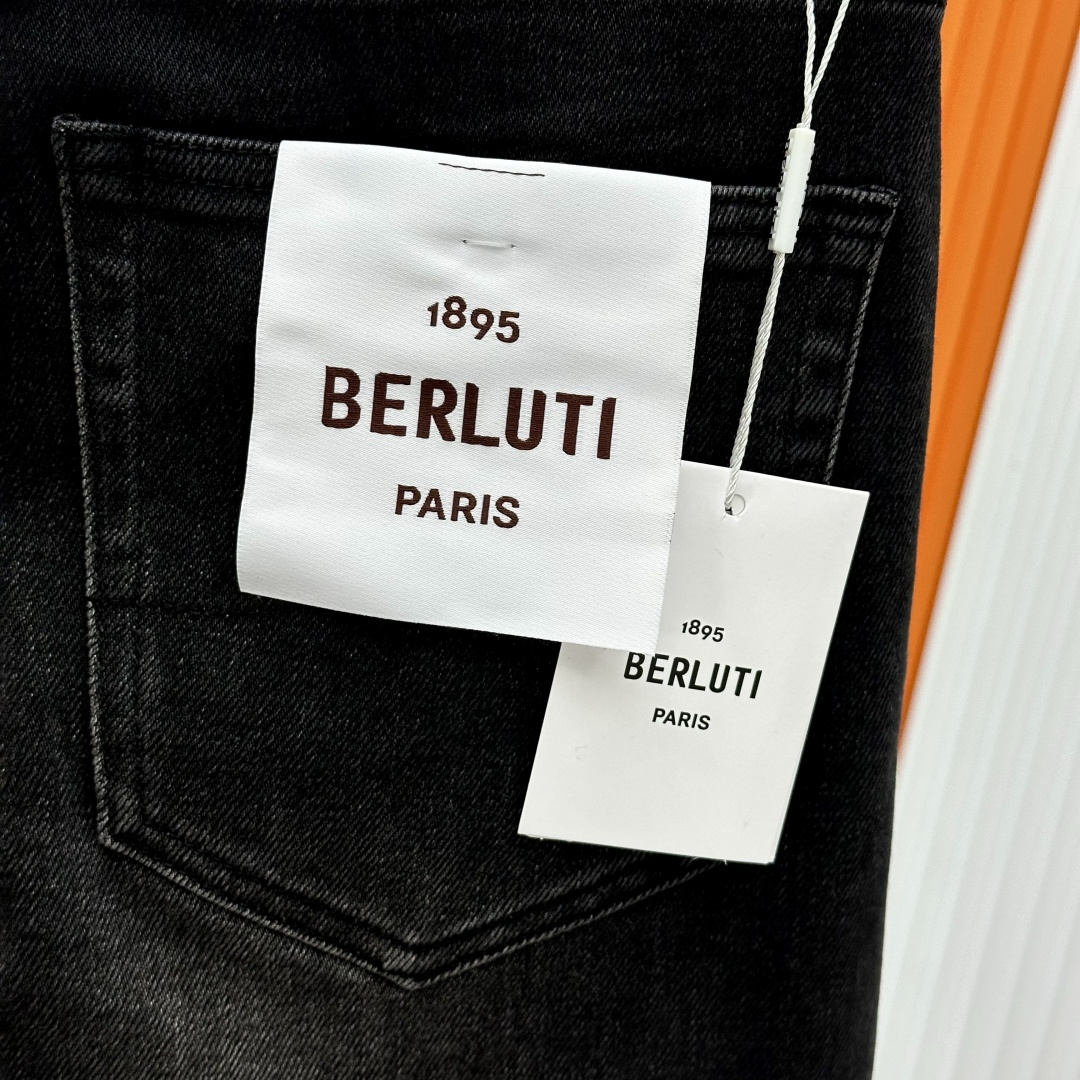 BERLUTI布鲁提💥四季款，独家专供新款修身小直筒牛仔裤👖高端版本！专柜定制面料 透气舒适度高，细节无