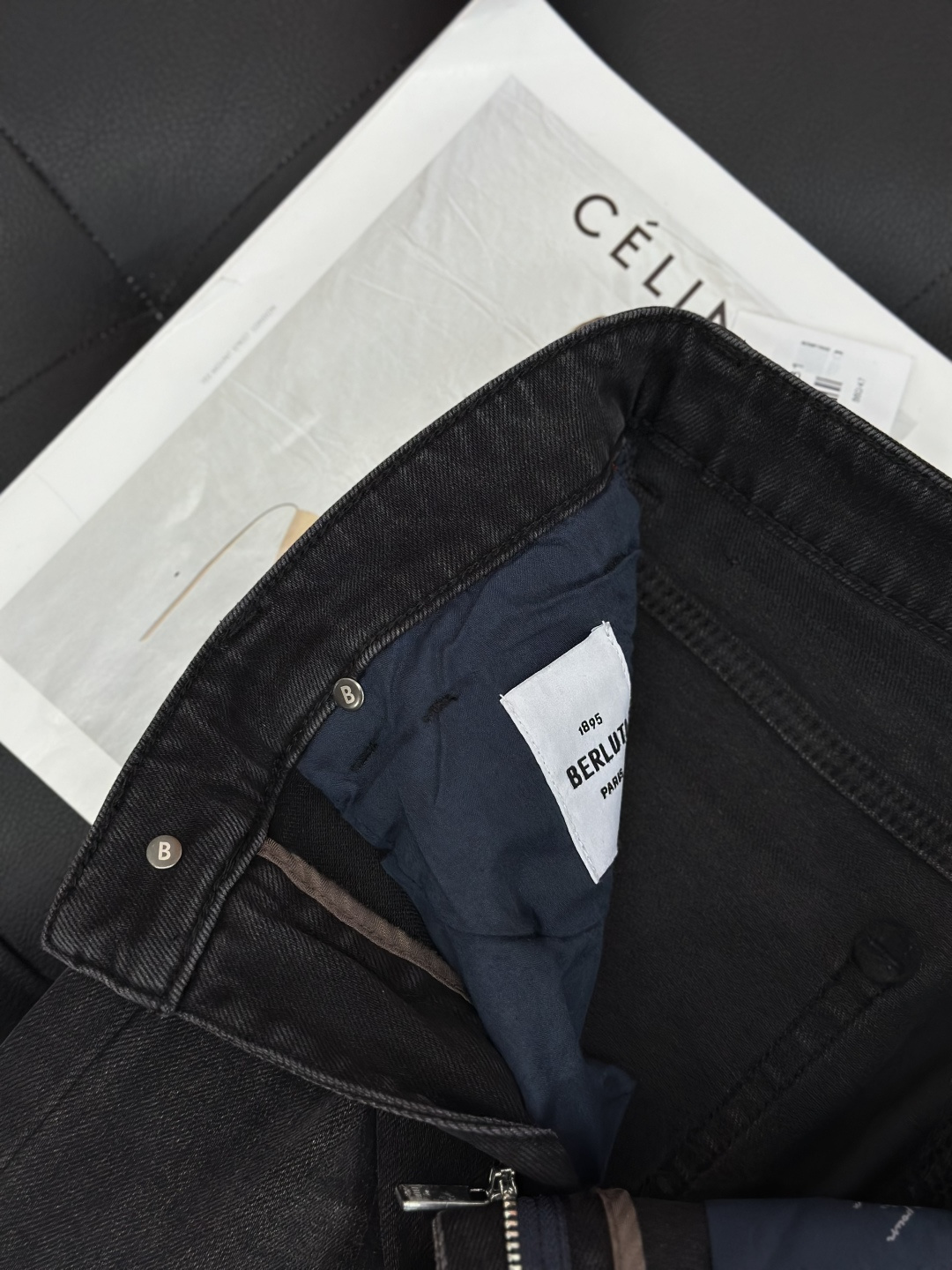 BERLUTI布鲁提💥四季款，独家专供新款修身小直筒牛仔裤👖高端版本！专柜定制面料 透气舒适度高，细节无