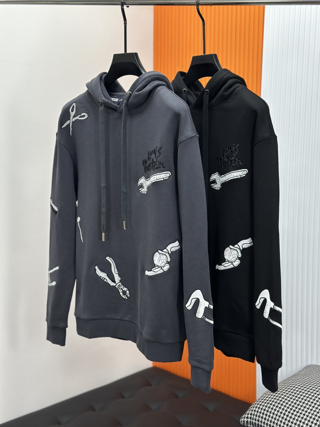 LV 驴家LOUIS VUITTON 25FW 全刺绣连帽卫衣帽衫480g高级精梳棉面料 前后都是立体刺