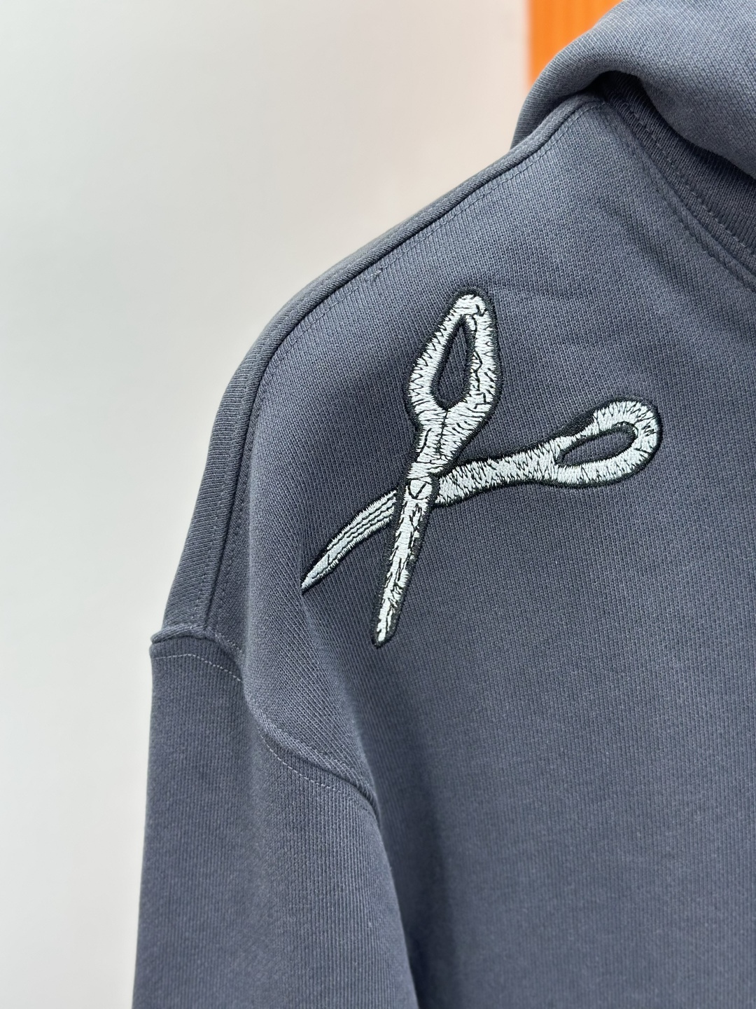 LV 驴家LOUIS VUITTON 25FW 全刺绣连帽卫衣帽衫480g高级精梳棉面料 前后都是立体刺