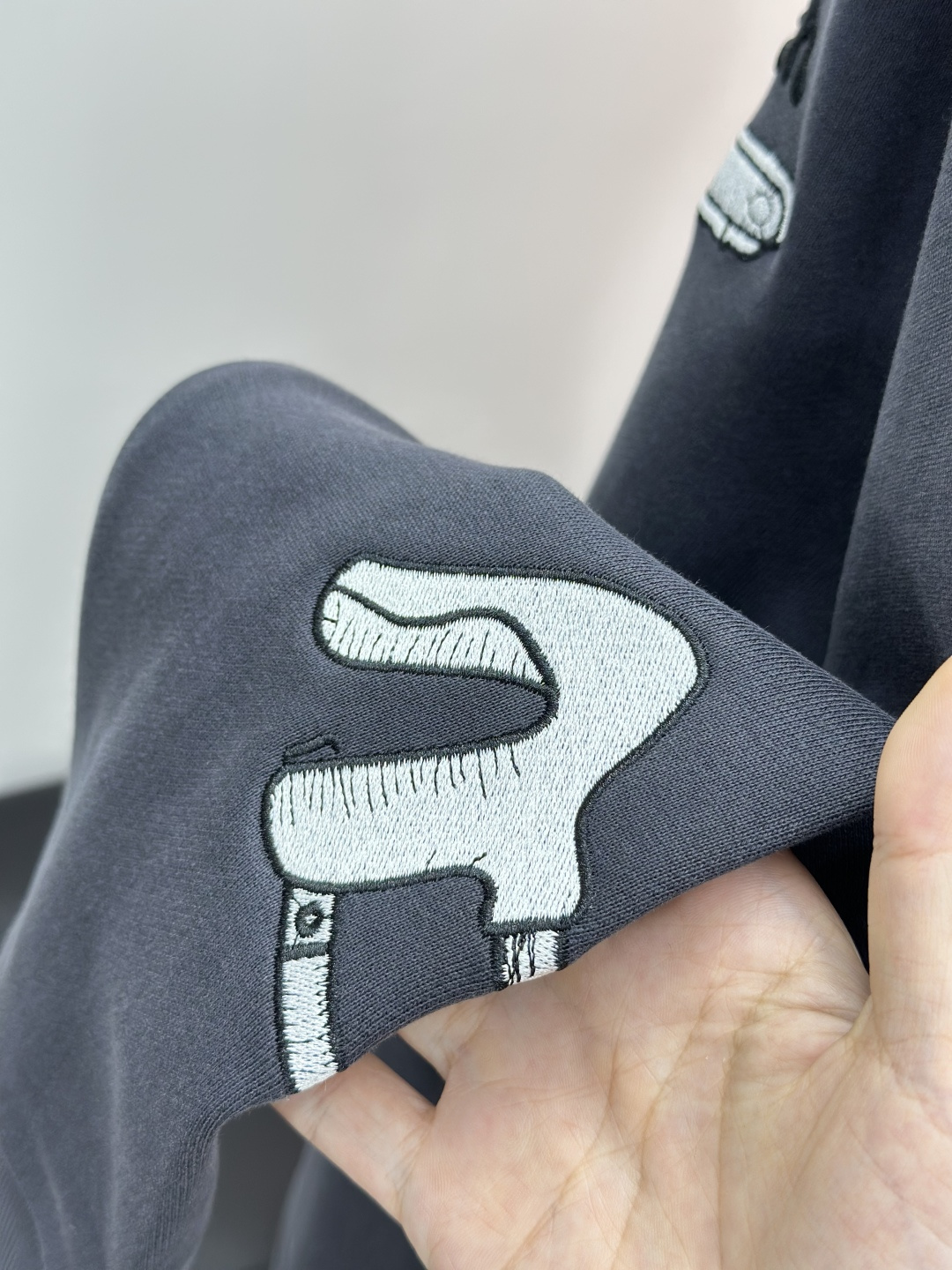 LV 驴家LOUIS VUITTON 25FW 全刺绣连帽卫衣帽衫480g高级精梳棉面料 前后都是立体刺