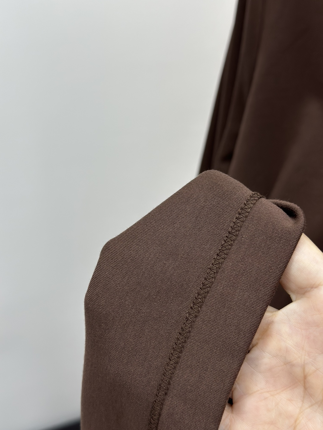 Burberry巴宝莉、2025秋冬新款刺绣长袖打底T恤！选用棉中贵族PIMA棉的高端80支纱线，慕斯棉