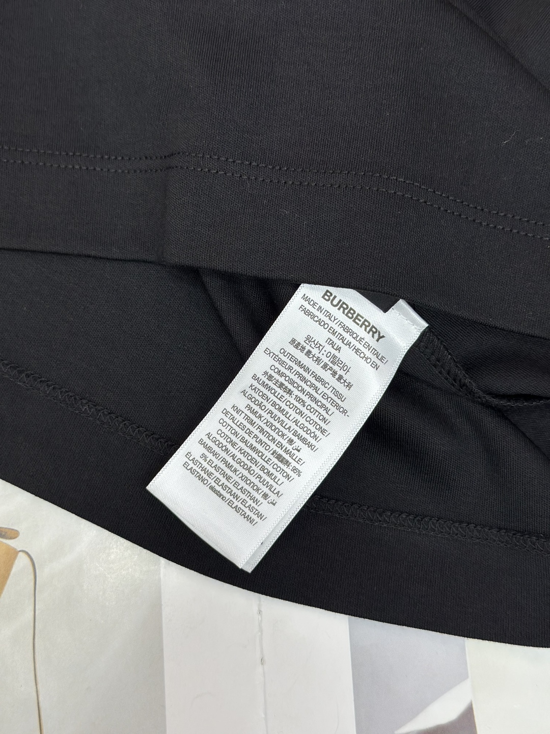 Burberry巴宝莉、2025秋冬新款刺绣长袖打底T恤！选用棉中贵族PIMA棉的高端80支纱线，慕斯棉