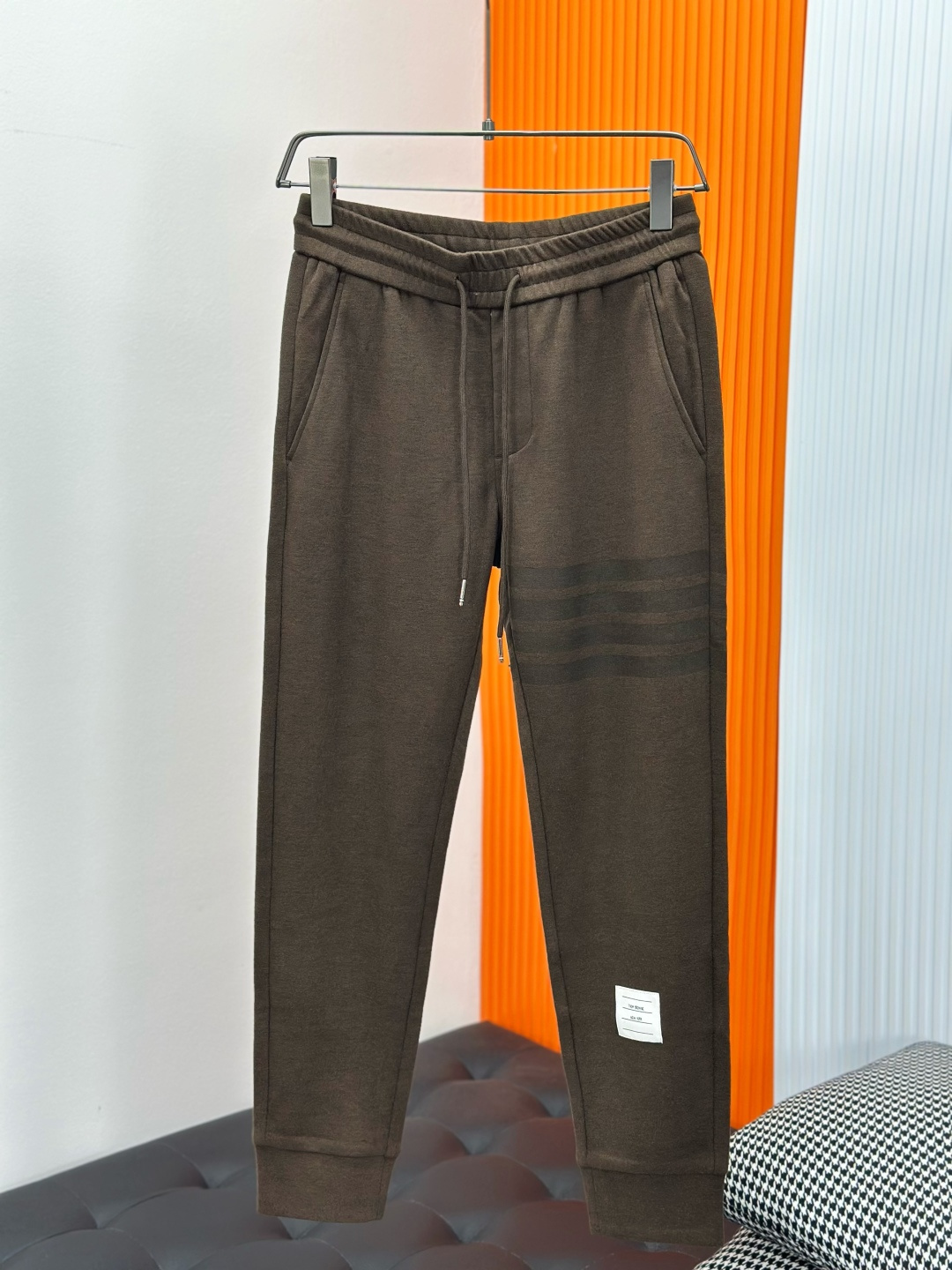 _dnt9sqAAfb4OoixLb0J1L1z5ZtxmdQp9jKUGp_g