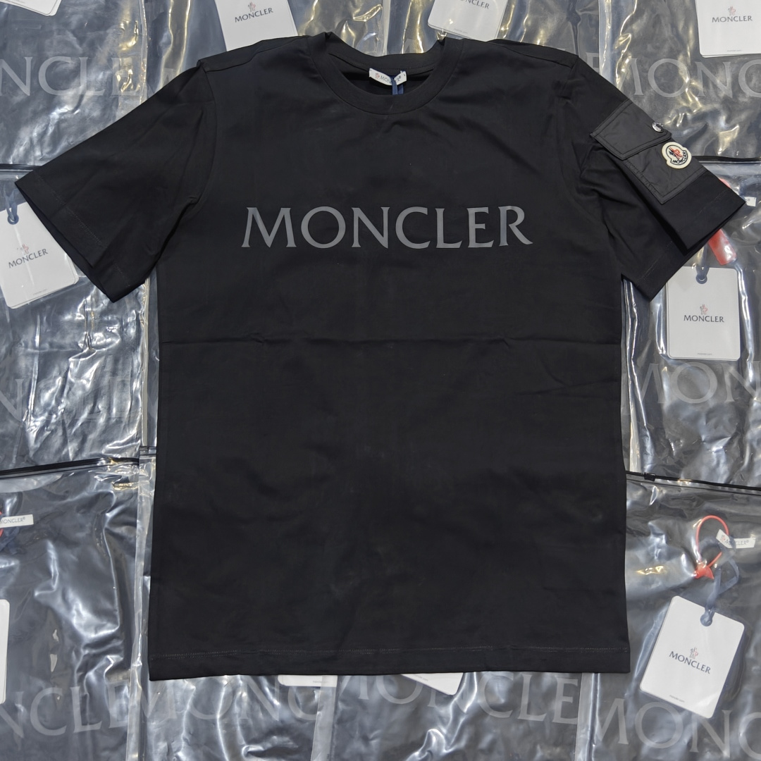 Moncler MC camiseta de manga corta con manga estampada y bolsillo con etiqueta, fotos reales de producción