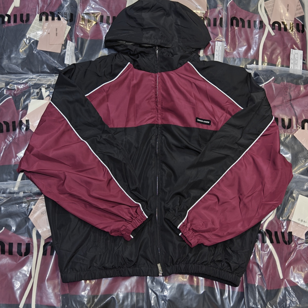 MIU MIU Miu Miu MM Chaqueta deportiva con capucha de tres colores combinados, foto real de fábrica