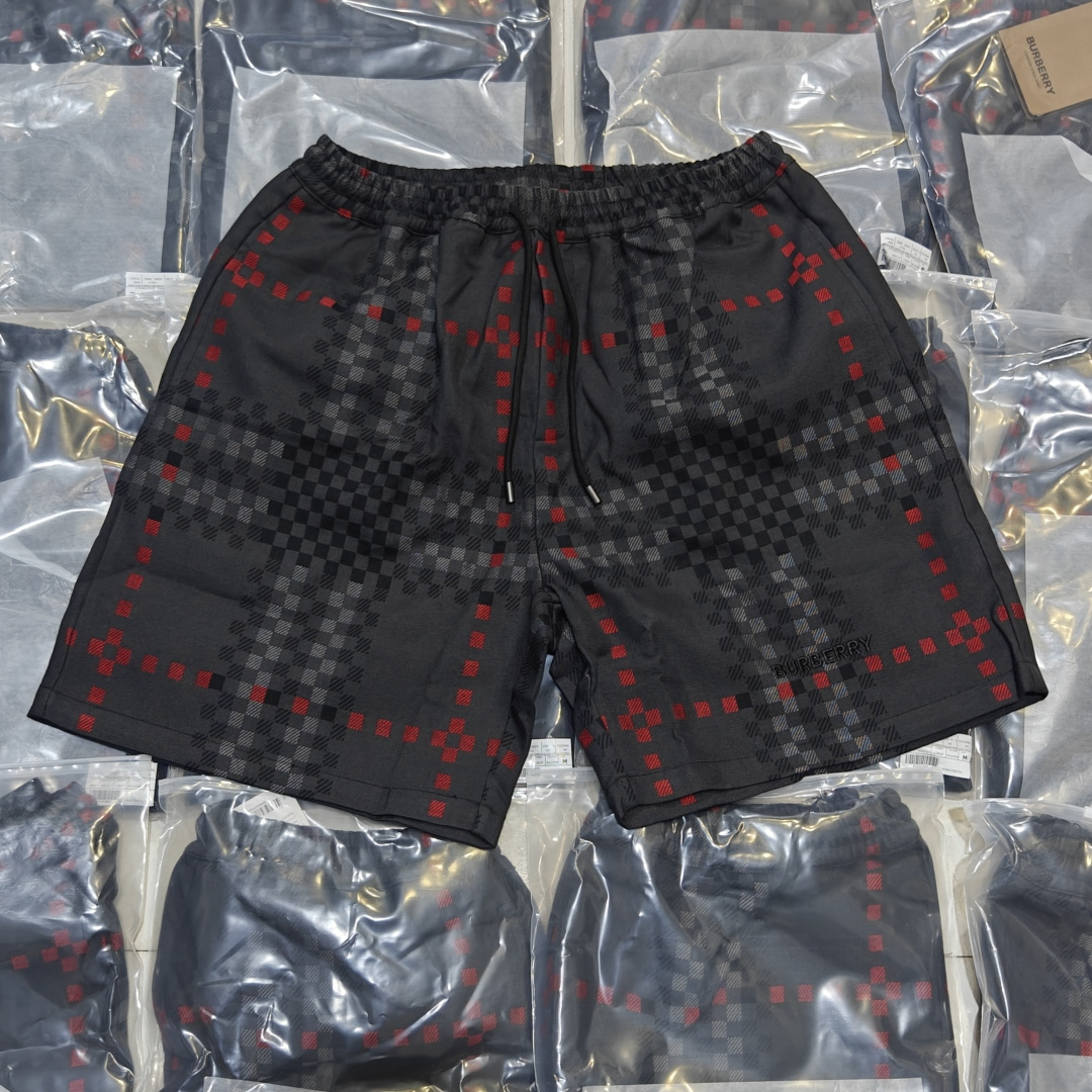 BURBERRY BBR pantalones cortos Harrington de mezcla de lana a cuadros pixelados, toma real