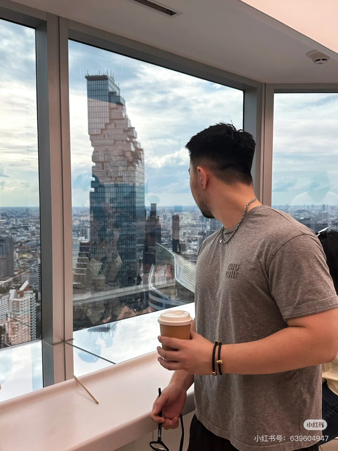 MIU MIU缪缪MM 贴绣字母LOGO短袖T恤  上身集合