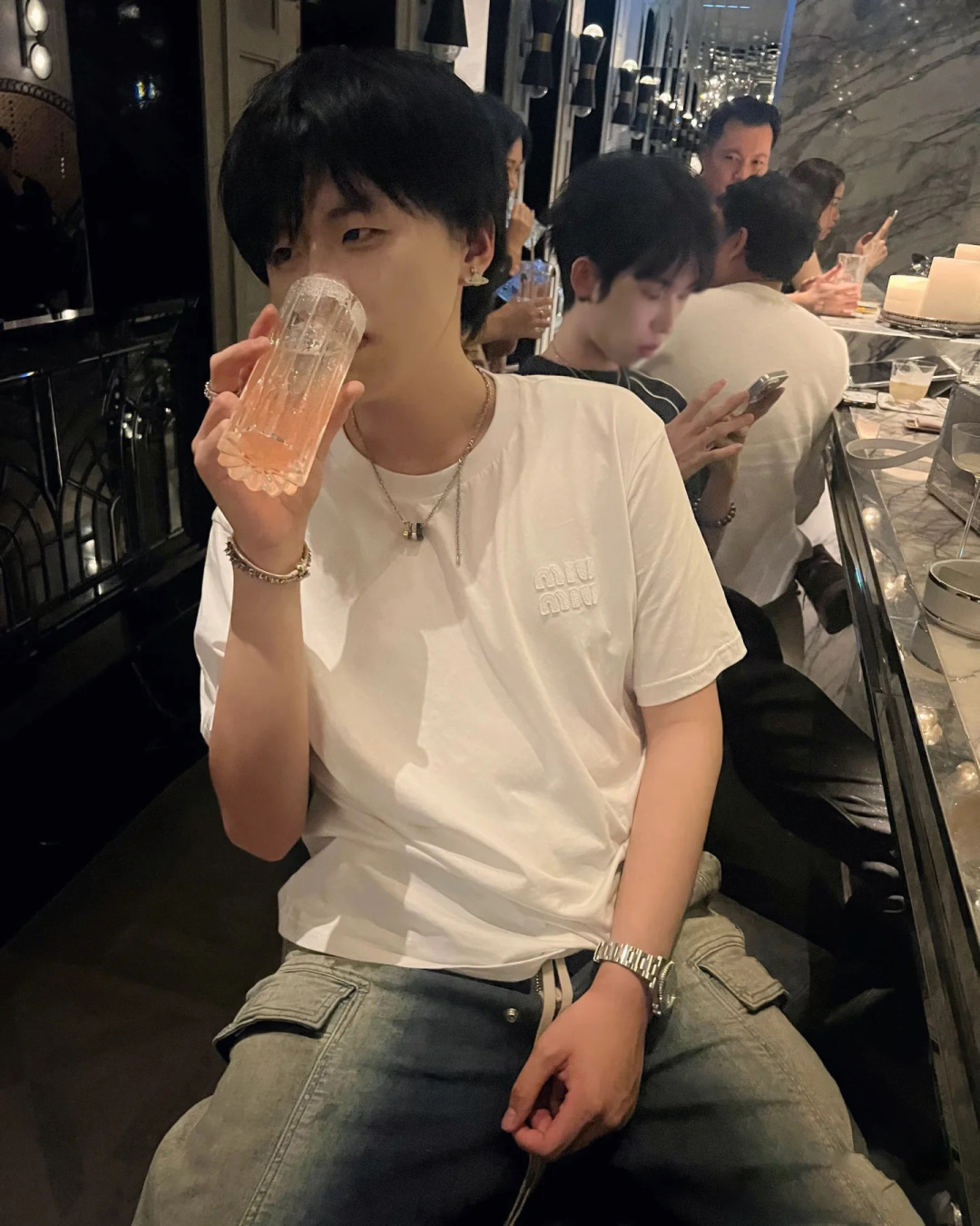 MIU MIU缪缪MM 贴绣字母LOGO短袖T恤  上身集合