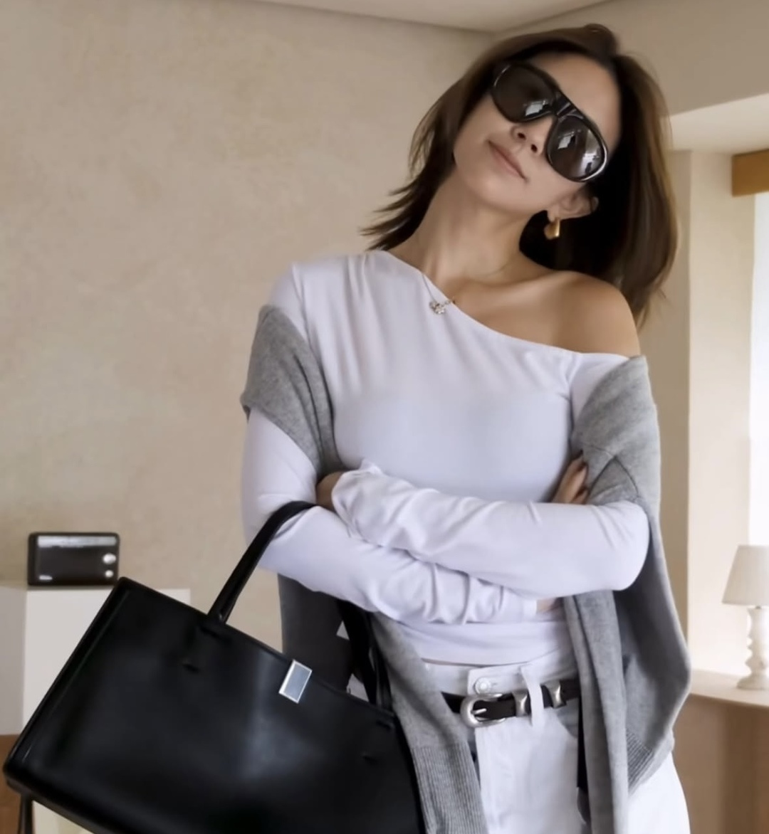 Prada Sunglasses SPR