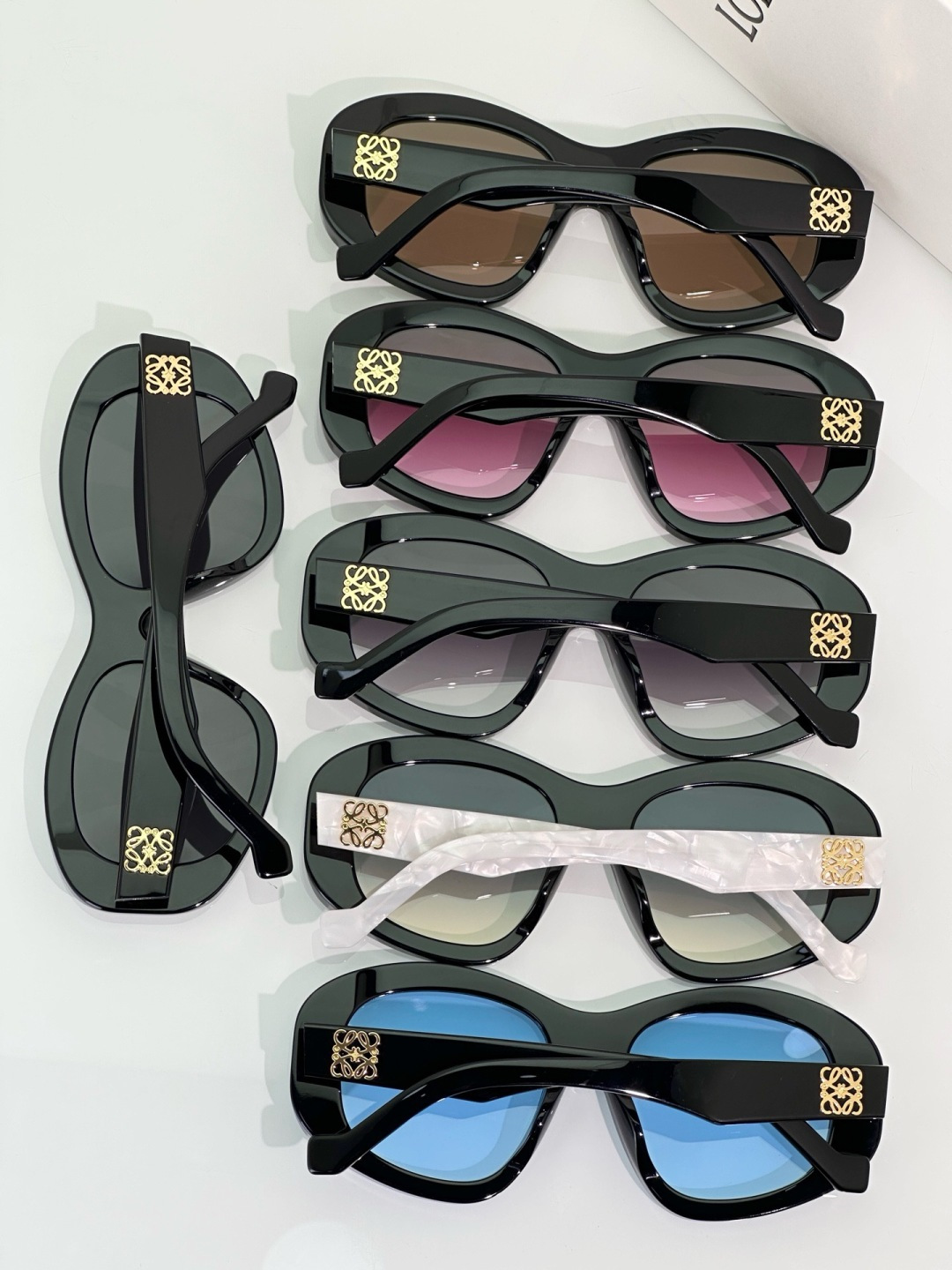 Loewe Sunglasses LW40181I
