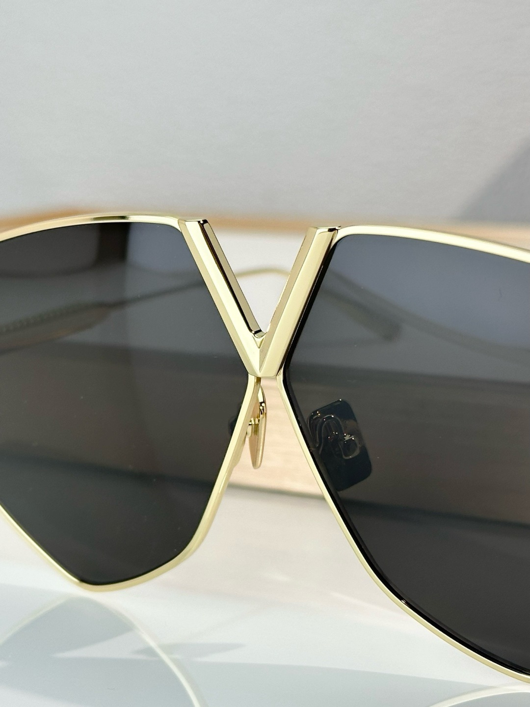 Designer Sunglasses VLS-115C-64