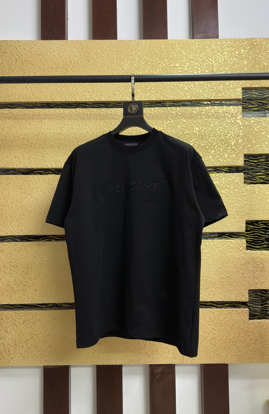 P85 Estricto control de calidad, detalles del proceso (diferentes monedas) Estilo: camiseta de manga corta Louis L.V Te…