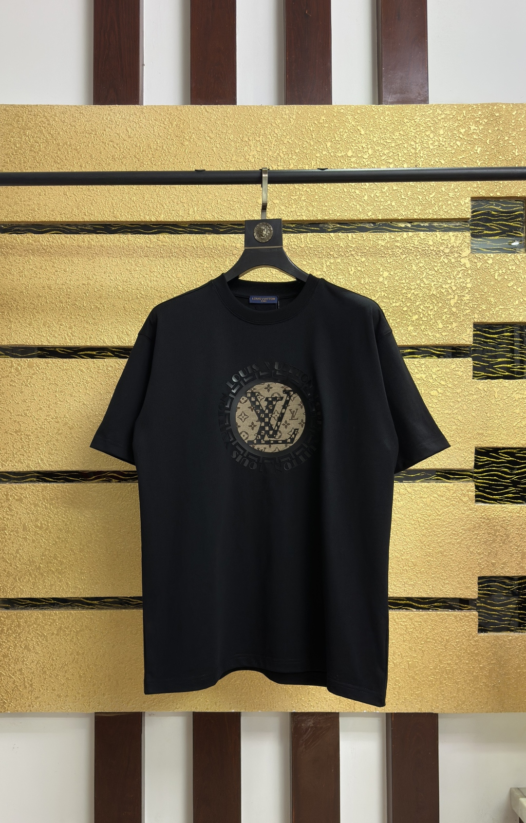 P85 Estricto control de calidad, detalles del proceso (diferentes monedas) Estilo: Camiseta de manga corta Louis L.V Te…