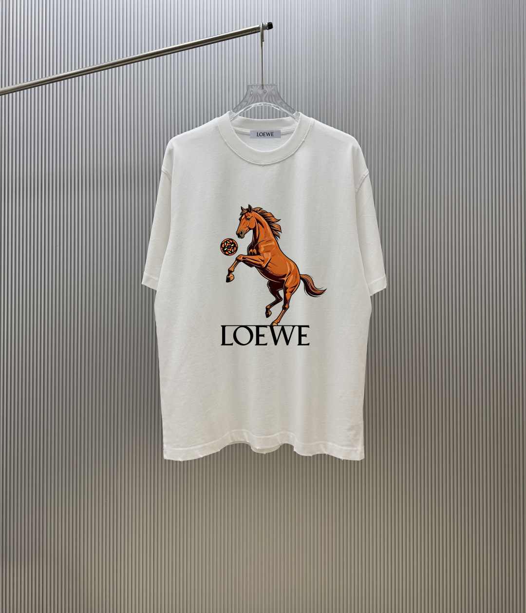 90@ (Control de calidad estricto) Estilo: Camiseta de manga corta Loewe. Tejido: 300 g de peso, doble hilo, 100% algodó…