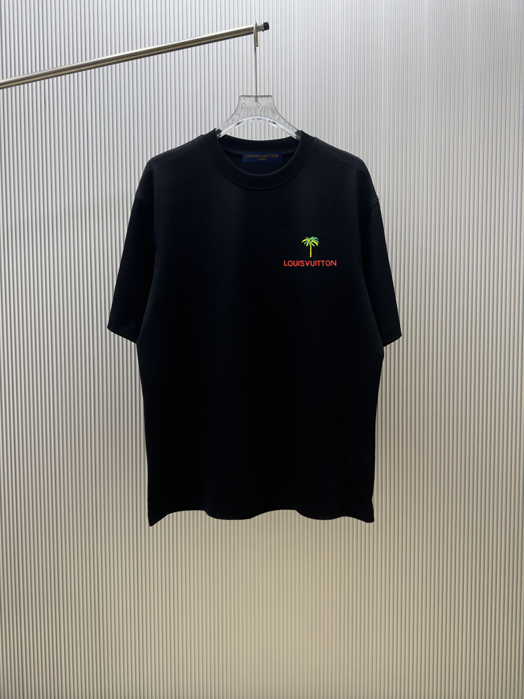 (control de calidad estricto) Estilo: Camiseta de manga corta Louis L.v. Tejido: 300g de algodón 100% de doble hilo. Ri…