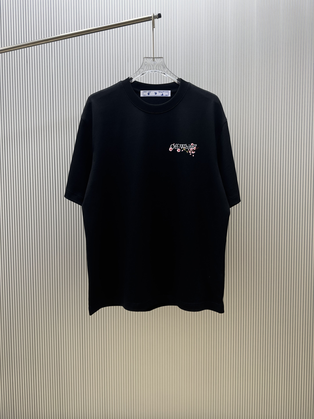 P70 (Control de calidad estricto) Modelo: Camiseta de manga corta off-white. Tejido: 300g doble hilo 100% algodón. Ribe…