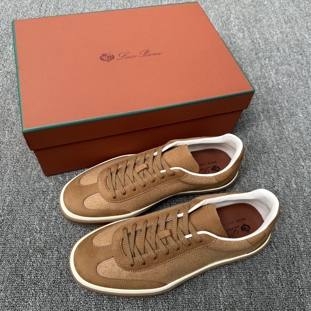 NO:346770,Loro Piana's new cashmere tennis shoes are designed with an ultra-low top, suitable for year-round wear and waterproof. The edged sole creates a relaxed and charming color combination, harmoniously integrating functionality with low-key personality style. Create an ideal shoe choice for urban clothing. The heel is decorated with a Kummel color insert soft calfskin tongue, and the LP logo cotton laces are stamped. Material: Upper: Cashmere-stitched cowhide cowhide pressed crocodile pattern embellishment!  Sole: Rubber lining: cowhide size 39/40/41/42/43/44 (custom made in 45.46) batch, loro piana, loro piana, cowhide19860909Loro Piana（诺悠翩雅）这款新款羊绒面革网球鞋采用超低帮设计,适合全年穿着,并具有防水性能.包边鞋底营造轻松迷人的色彩组合,将功能性与低调个性风格和谐融合.打造都市着装的理想鞋履选择.鞋跟处饰以Kummel色嵌片柔软小牛皮鞋舌,压印LP徽标棉质鞋带 材质:鞋面:羊绒面革拼接牛皮压鳄鱼纹点缀！ 鞋底:橡胶衬里:牛皮革 尺码39/40/41/42/43/44（45.46订做） 批,,loro piana,loro piana,cowhide,Men's shoes