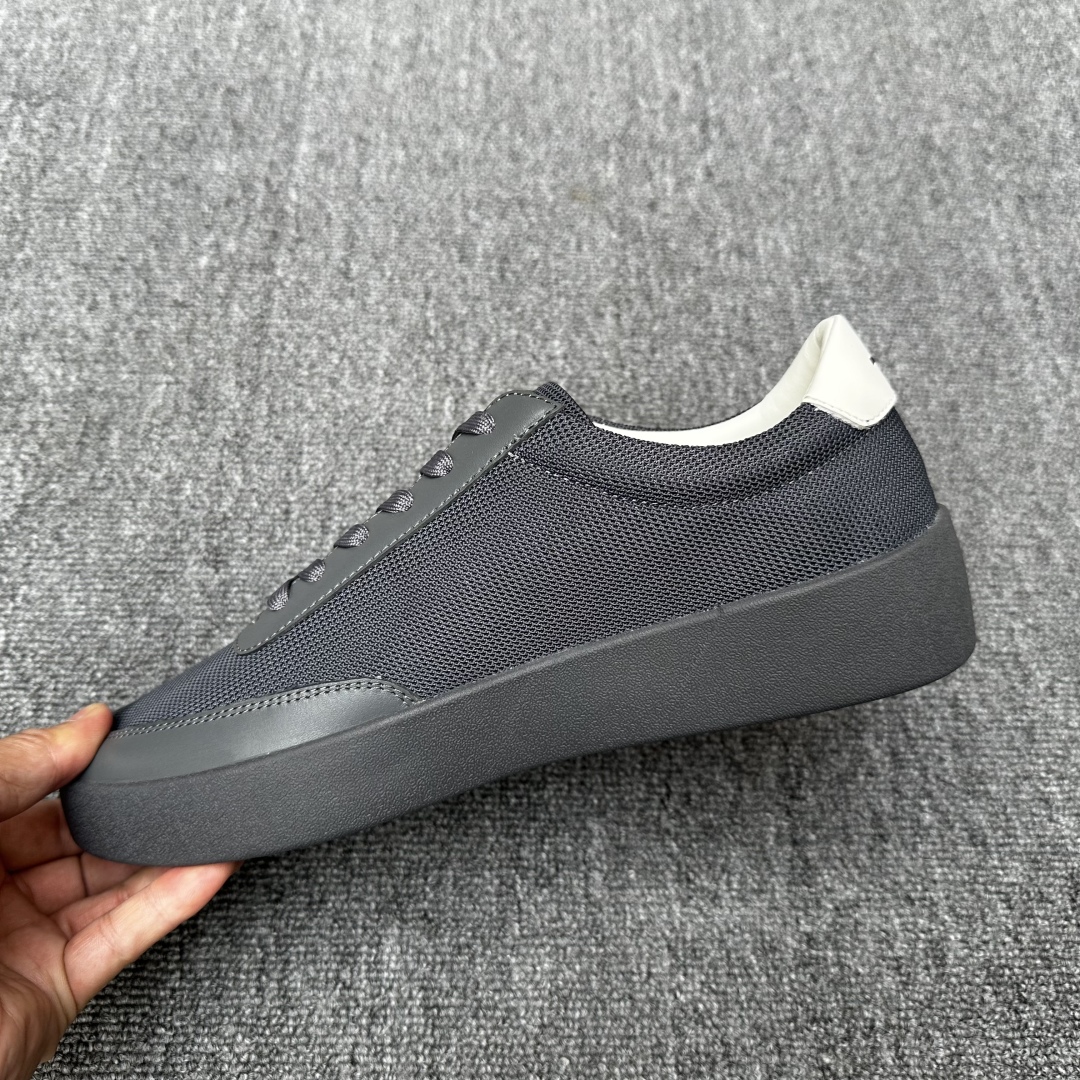 HUGO BOSS Fashionable Lace-Up Leather Sneakers - Sporty Style & Comfort 8 cmp i1756149391223 7921 0 6