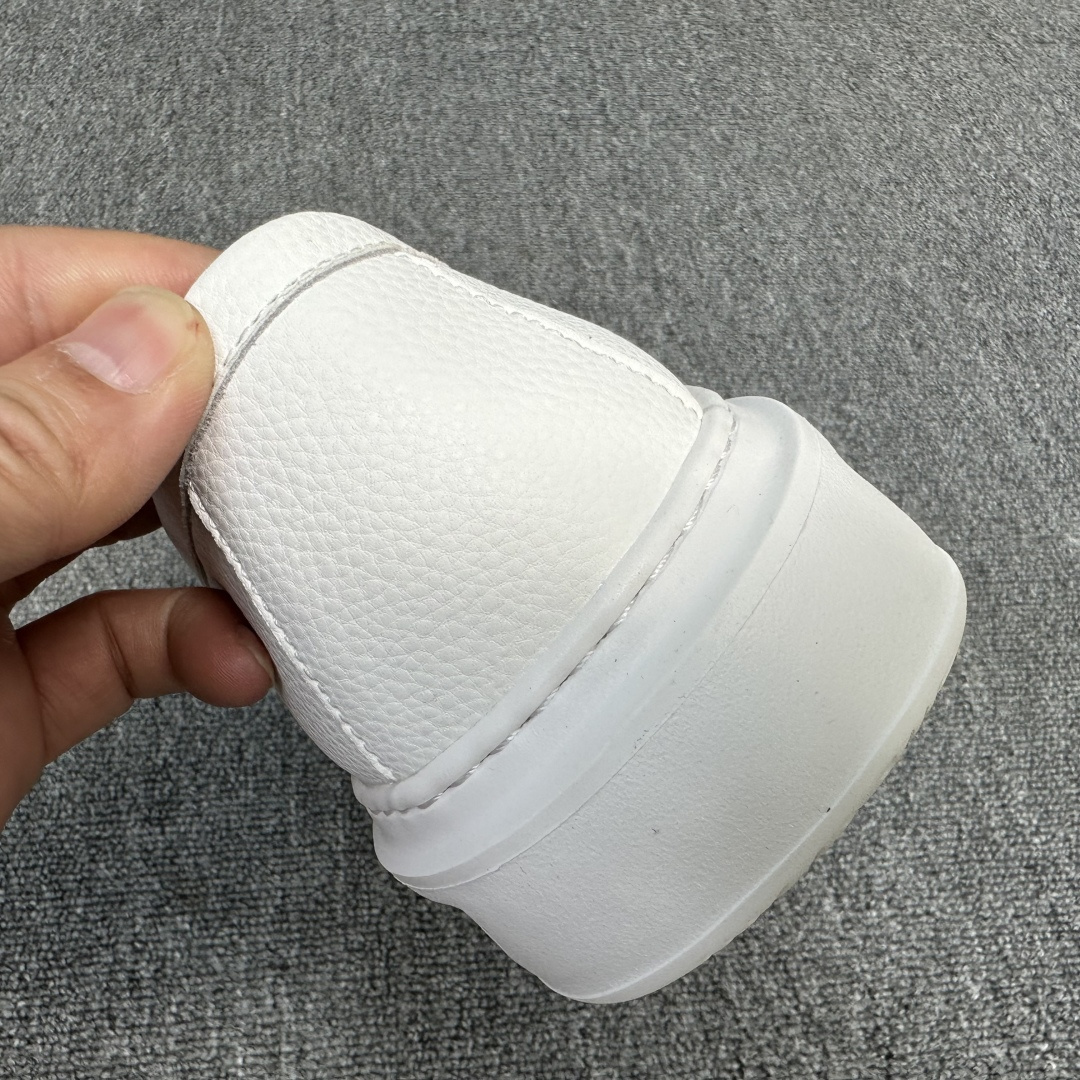 루이비통 신발 129053 Louis Vuitton Shoes 썸네일 이미지