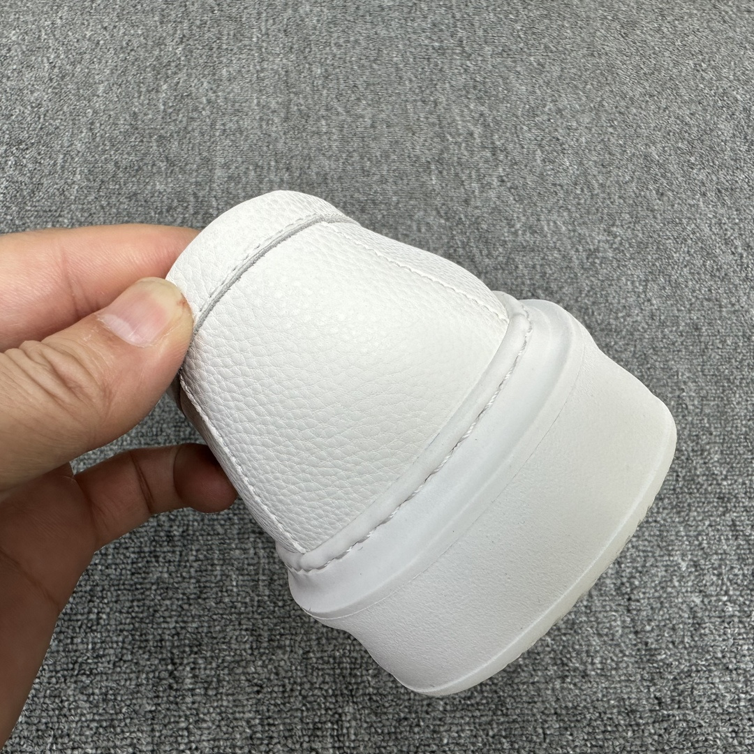 루이비통 신발 129050 Louis Vuitton Shoes 썸네일 이미지