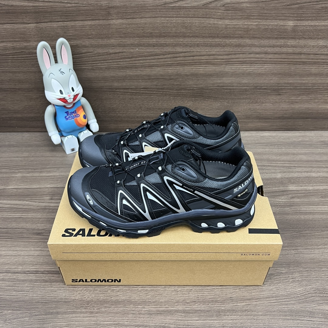 NO:242098,Top version SALOMON XT-Quest GTX round toe versatile shock-absorbing, wear-resistant, waterproof, non-slip, low top mountaineering and hiking shoes, men and women, black ebony metal silver. The new top version has been re-edited for several months. The whole shoe last is basically the same as the original shoe, the outsole combination glue control is excellent, all details are carefully processed, the foot feels comfortable and light, and the best matching item for work clothes outdoors. Item number: 474294 Size: 36-46 (positive size), casual shoes/sports shoes, sneakers19860909顶级版本SALOMON萨洛蒙 XT-Quest GTX 圆头百搭 减震耐磨防水防滑 低帮 登山徒步鞋 男女同款 黑色乌木色金属银. 全新顶级版本经过几个月重新改版,整鞋楦型基本跟原鞋无差,大底组合胶水控制极佳,所有细节都精心处理,脚感舒适轻便,工装户外最佳搭配单品. 货号: 474294 码数:36-46码(正码),休闲鞋/运动鞋,sneakers,Women's Shoes