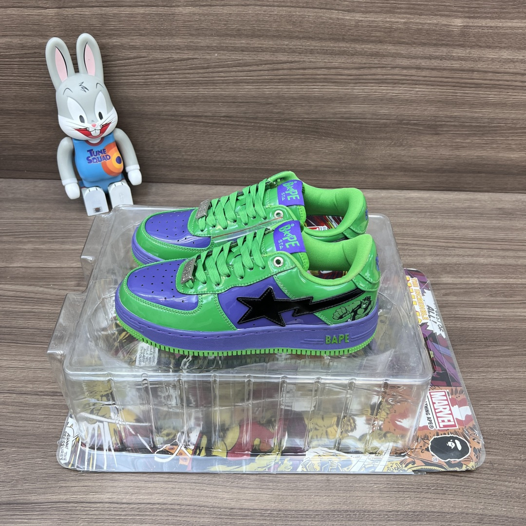 NO:242649,Top version MARVEL/Marvel x A BATHING APE STA Patent leather Fashion Marvel joint brand Hulk Fashion board shoes green purple black men and women Bape As a famous trend brand, BAPE STA also has a strong trend and is loved by many trendy people and celebrities. It has had a certain impact on street trend culture. It is not only a sneaker, but also a symbol of trend culture. Packaging a full set of Dewu accessories reinforced Dewu box packaging!  Number of sizes: 36 36.5 37.5 38 38.5 40 40.5 41 42 42.5 43 44 44.5 45 46 (positive size), casual shoes/sports shoes, sneakers19860909顶级版本MARVEL/漫威 x A BATHING APE STA 漆皮 潮流漫威联名 绿巨人 时尚板鞋绿紫黑男女同款 Bape 作为著名的潮流品牌,BAPE STA 也带有浓厚的潮流感,受到许多潮流人士和明星的喜爱.对街头潮流文化产生了一定的影响.它不仅是一款运动鞋,更是潮流文化的一种象征. 包装全套得物配件加固得物盒包装！ 码数:36 36.5 37.5 38 38.5 40 40.5 41 42 42.5 43 44 44.5 45 46(正码),休闲鞋/运动鞋,sneakers,Women's Shoes