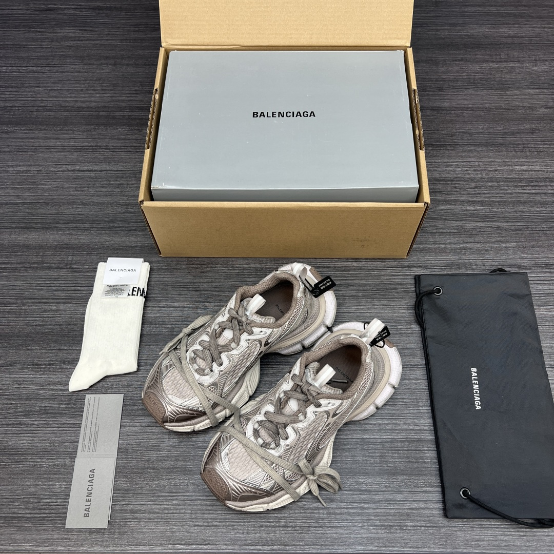 NO:228963,The pure original version of Balenciaga Phantom Sneaker Balenciaga new old 3XL tenth-generation Mocha Jin old trend running shoes. While continuing the outdoor contour and complex upper structure of the Track Trainer, the new version adds transparent strap parts to the heel, making the whole shoe look more retro. Packaging: Full set of original packaging reinforced aircraft box packaging!  Number of codes: 35-46 codes!  (One size larger, wear 42 shots and 41 shots), casual shoes/sports shoes, balenciaga, balenciaga, tom ford, sneakers19860909纯原版本Balenciaga Phantom Sneaker 巴黎世家全新做旧3XL 十代摩卡金做旧潮流跑鞋 在延续 Track Trainer 户外轮廓和复杂鞋面结构的同时,新版本在后跟位置增加了透明带的部件,整鞋看起来更加复古. 包装:全套原版包装加固飞机盒包装！ 码数:35-46码！(偏大一码 穿42拍41),休闲鞋/运动鞋,balenciaga,balenciaga,tom ford,sneakers,Women's Shoes