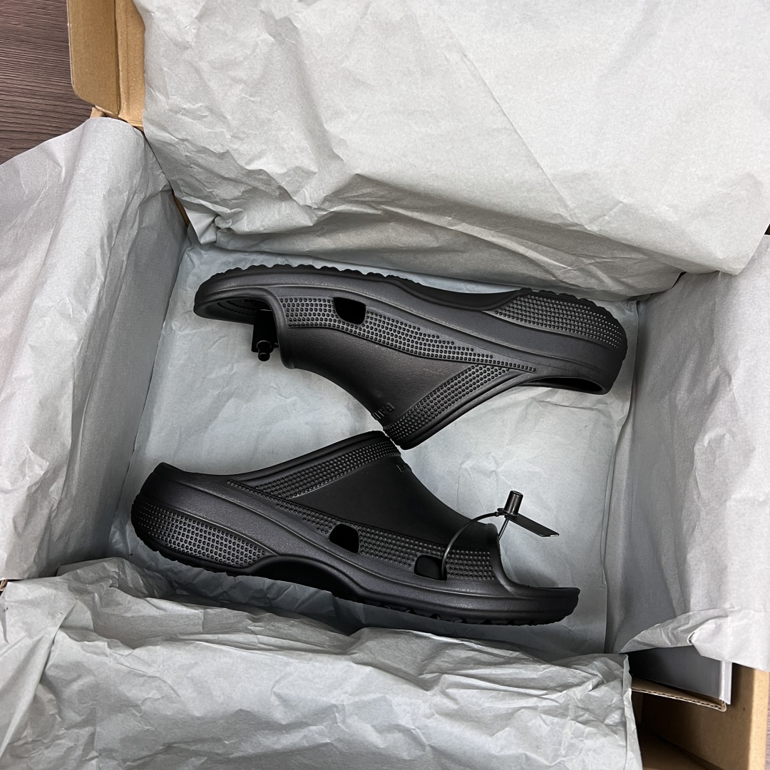 Balenciaga Crocs x Balenciaga巴黎世家 平跟套脚一字拖鞋 男款 黑色