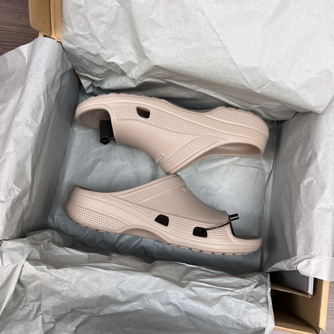 Balenciaga Crocs x Balenciaga巴黎世家 平跟套脚一字拖鞋 男款 卡其