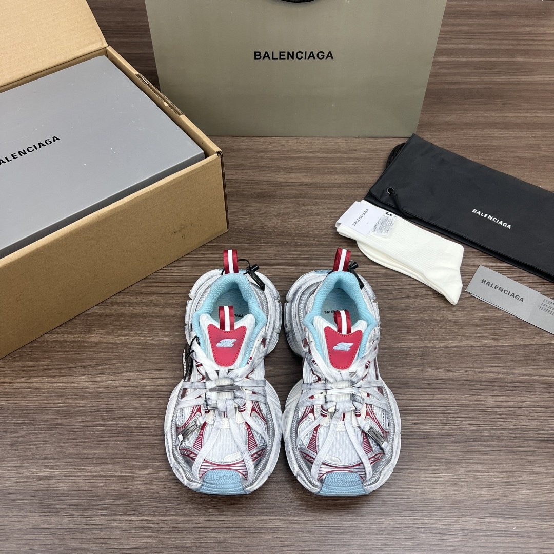 NO:408620,The top version of Balenciaga 3XL buckle straps, round toe laces, low top, dad shoes, pink and blue. While continuing the outdoor contour and complex upper structure of the Track Trainer, the new version adds transparent strap parts to the heel position, making the whole shoe look more retro. Packaging full set of Dewu accessories reinforce the aircraft box packaging!  Number of codes: 35-46 codes!  , daddy shoes, balenciaga, balenciaga19860909顶级版本Balenciaga巴黎世家 3XL扣式绑带 圆头系带 低帮 老爹鞋 粉蓝色 在延续 Track Trainer 户外轮廓和复杂鞋面结构的同时,新版本在后跟位置增加了透明带的部件,整鞋看起来更加复古. 包装全套得物配件加固飞机盒包装！ 码数:35-46码！,老爹鞋,balenciaga,balenciaga,Women's Shoes